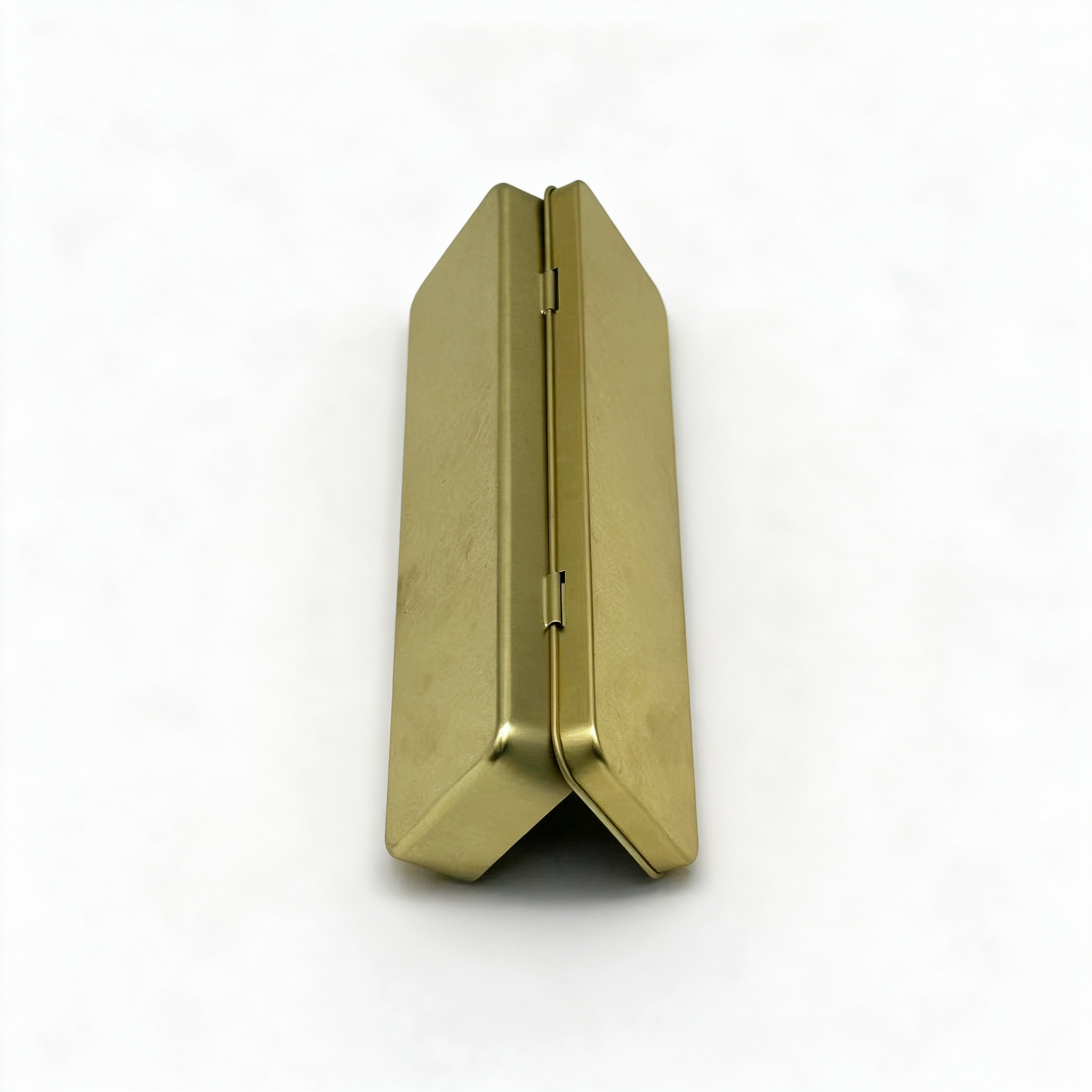 微信图片_20260908174349_493_1 Metal pen case hinged lid detail