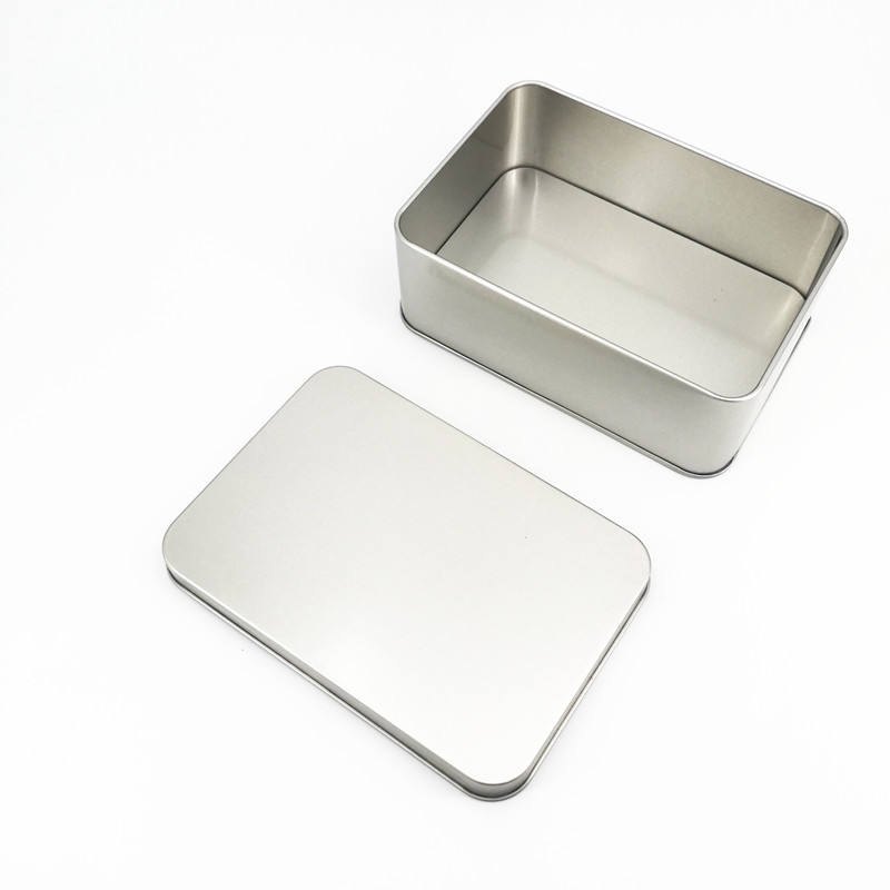 Hf5b889ac84534c129ebd67f2b6af29a5i Deep rectangular tin with lid